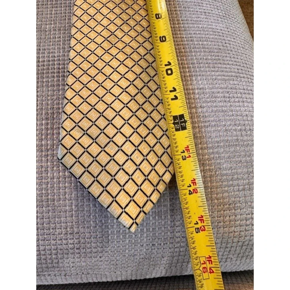 Zylos George Machado Mens Gold‎ Black Geometric Diamond 100% Silk Necktie Tie